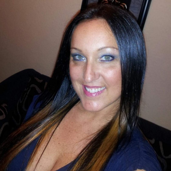 Meet your Posher, Elizabeth - Picture 2 of 14